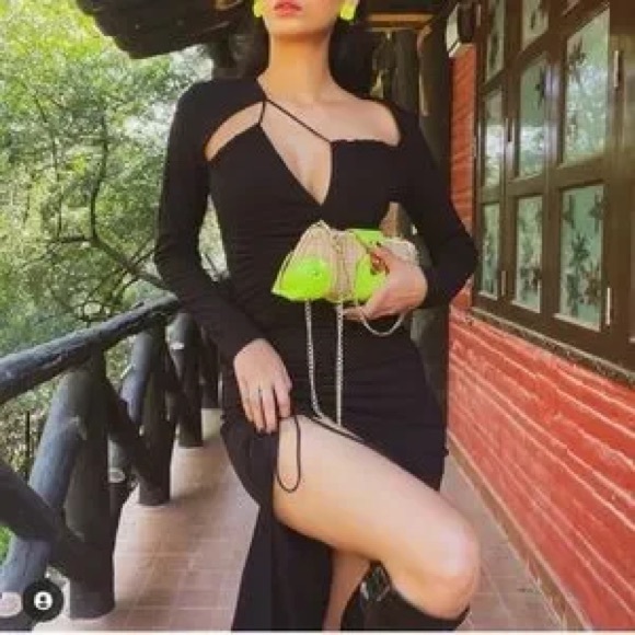 GORGEOUS ZARA Cut Out Gathered Asymmetric Neckline Dress - Picture 3 of 3